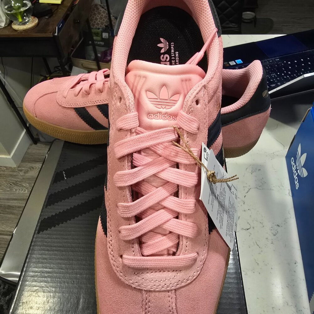 adidas Gazelle ADV Light Pink / Core Black Skateboarding JR7106 Mens Sz 10 NEW